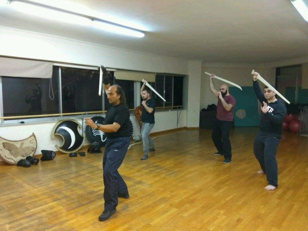 Group Overhead Guard | Athens Hoplites Project Sword class practising an overhead guard together