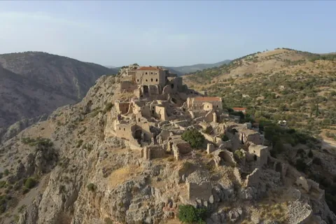 ARTE Chios episode cover showing a fortified hill village